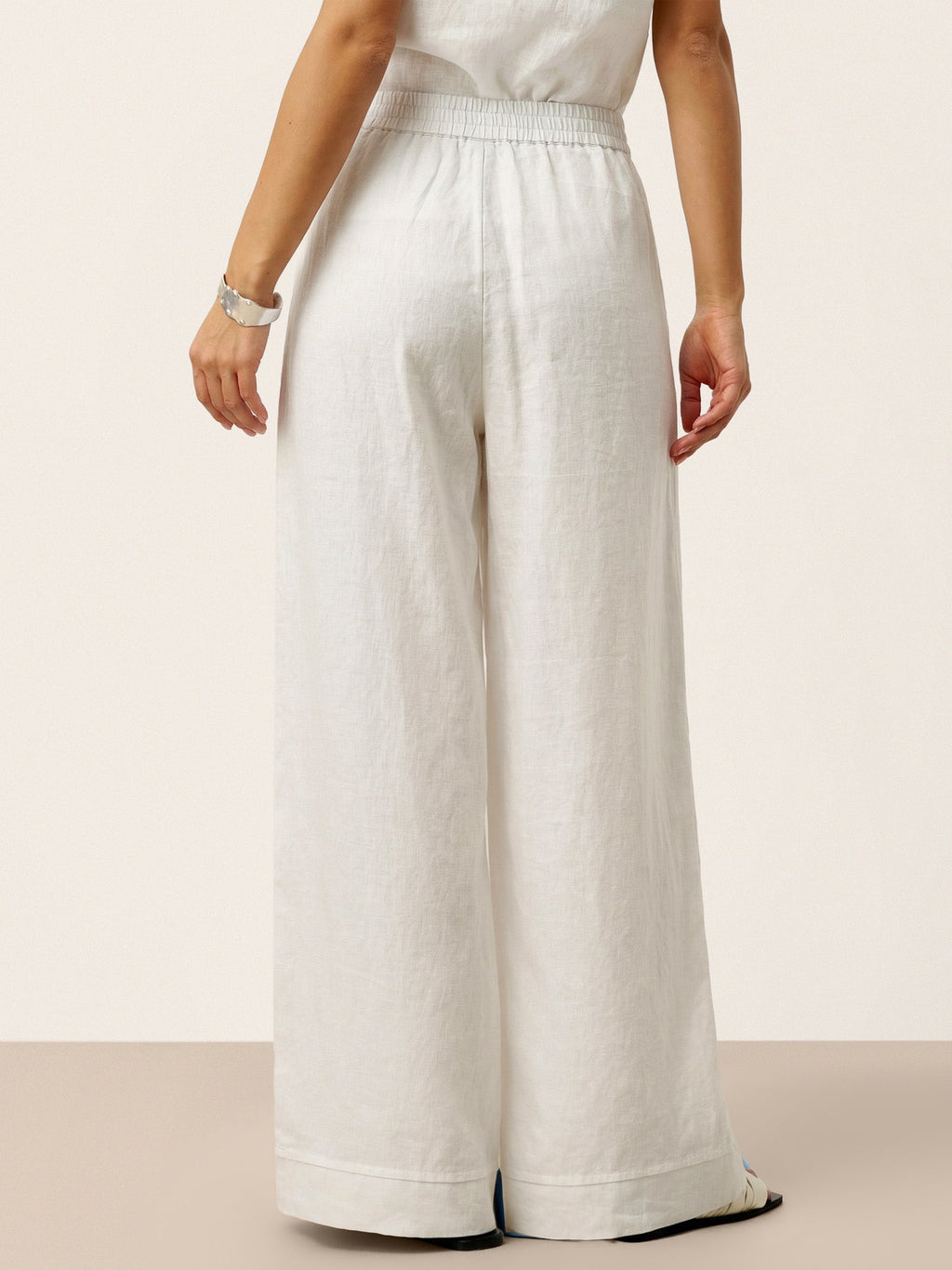 Pantalones VERIDIANA de lino 100% con pliegues esculpidos y espalda elástica, de corte relajado