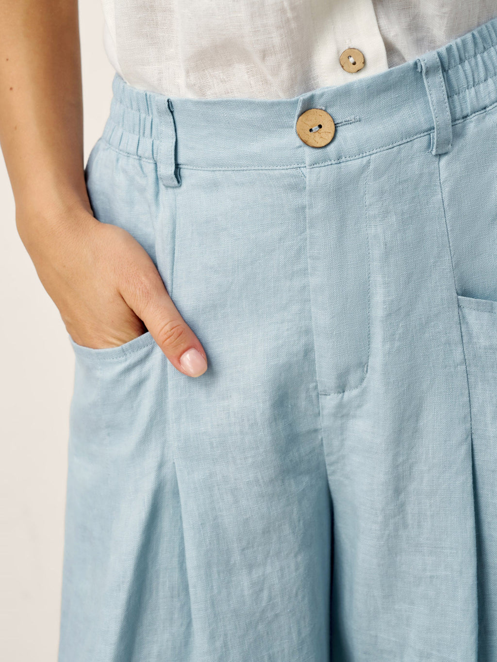 Pantalones VERIDIANA de lino 100% con pliegues esculpidos y espalda elástica, de corte relajado