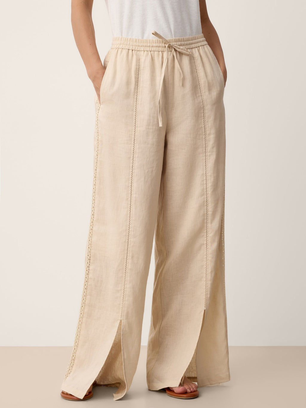 Pantalones BRONTE de lino 100% con panel de encaje y bajo dividido