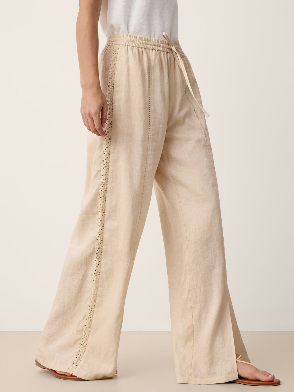 Pantalones BRONTE de lino 100% con panel de encaje y bajo dividido