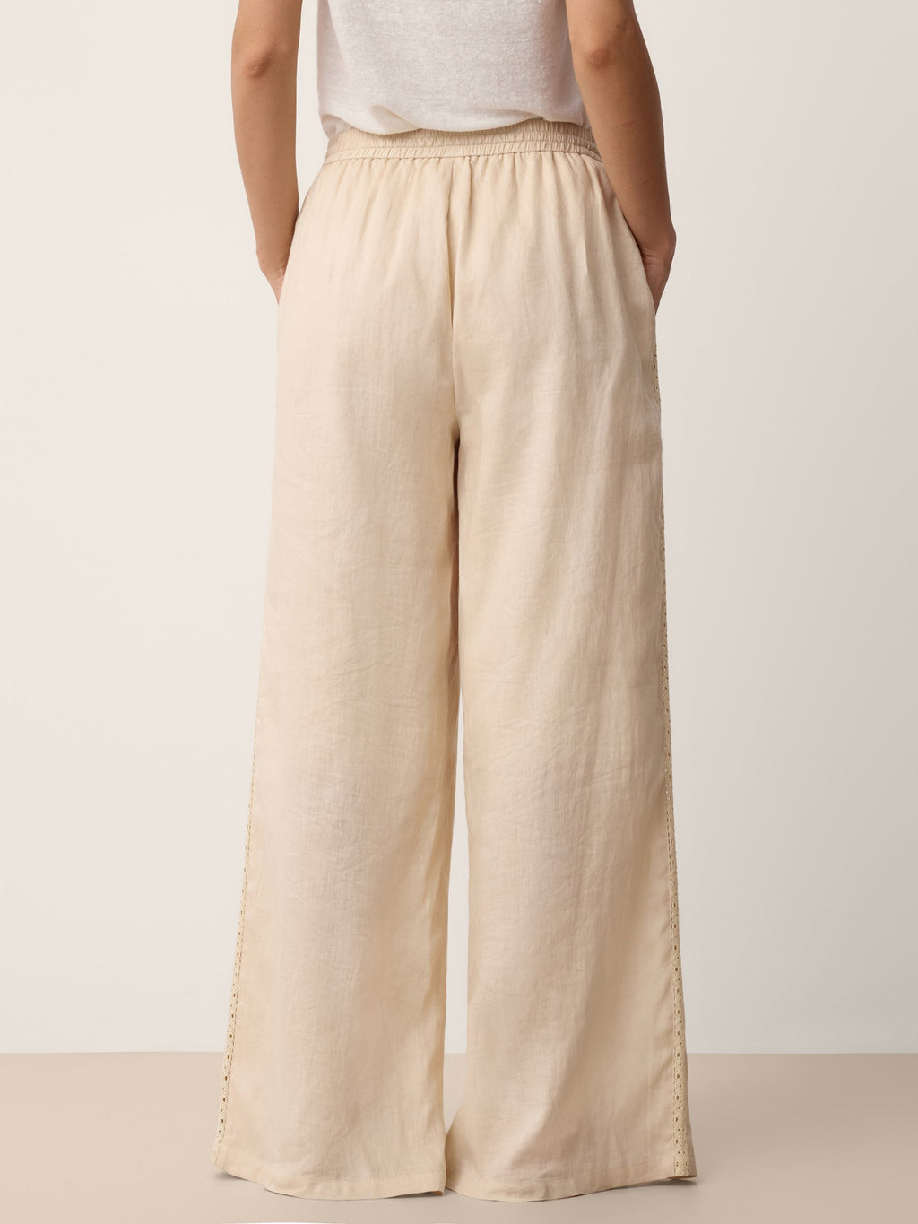 Pantalones BRONTE de lino 100% con panel de encaje y bajo dividido