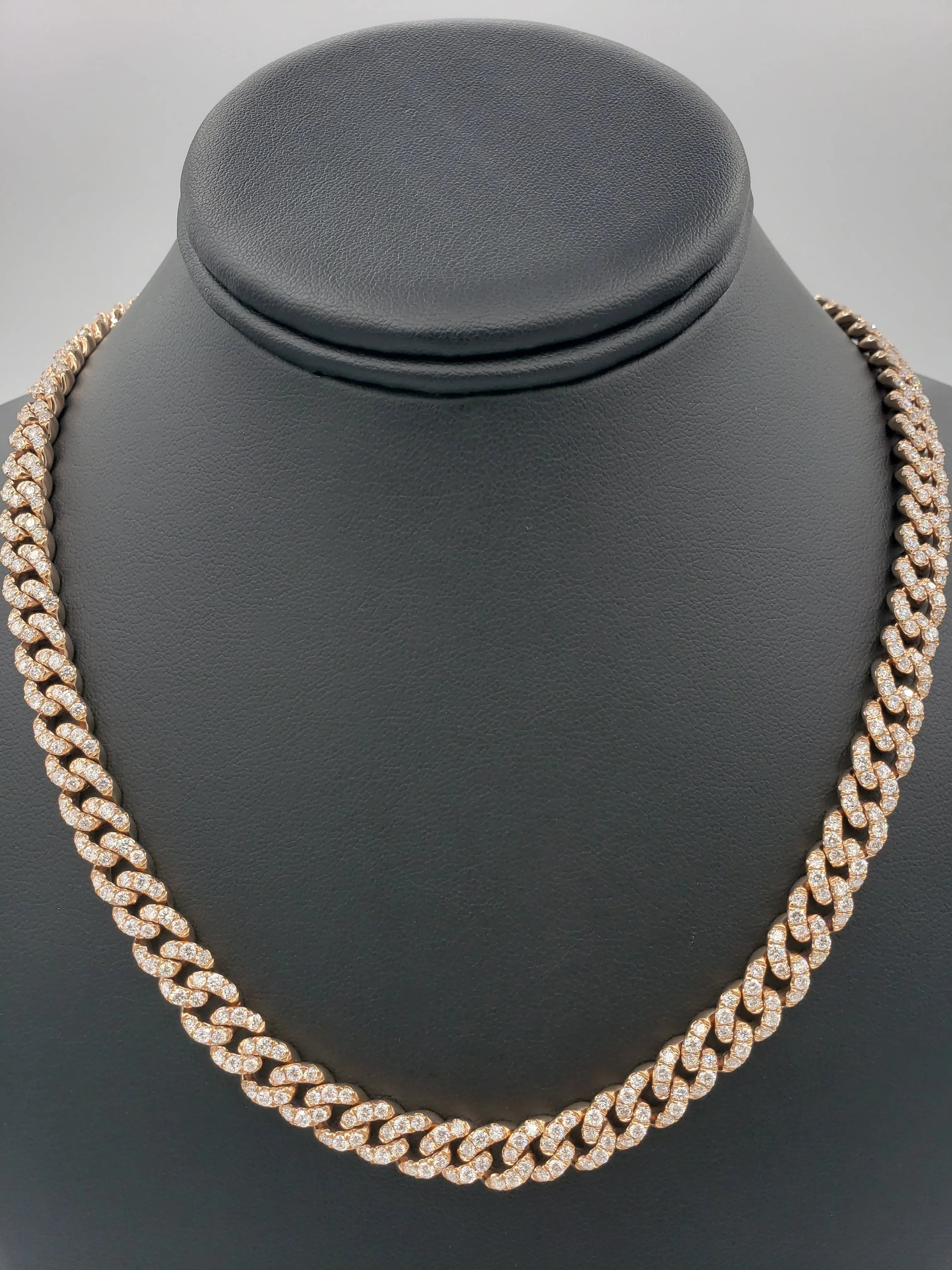 Cadena Cubana de Oro Rosa de 14K con Diamantes (93.3 Gramos)