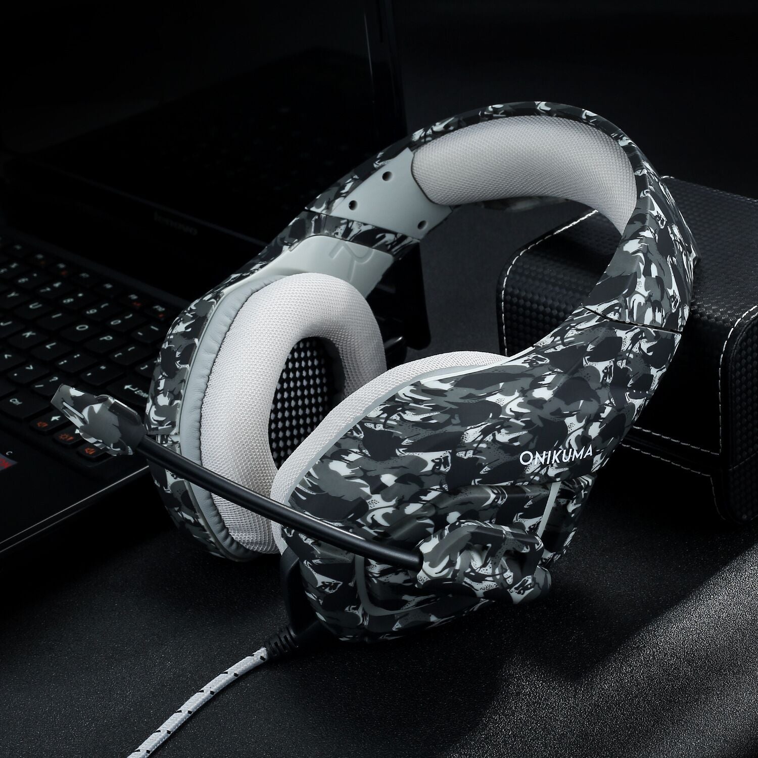 Auriculares para juegos con camuflaje de destrucción