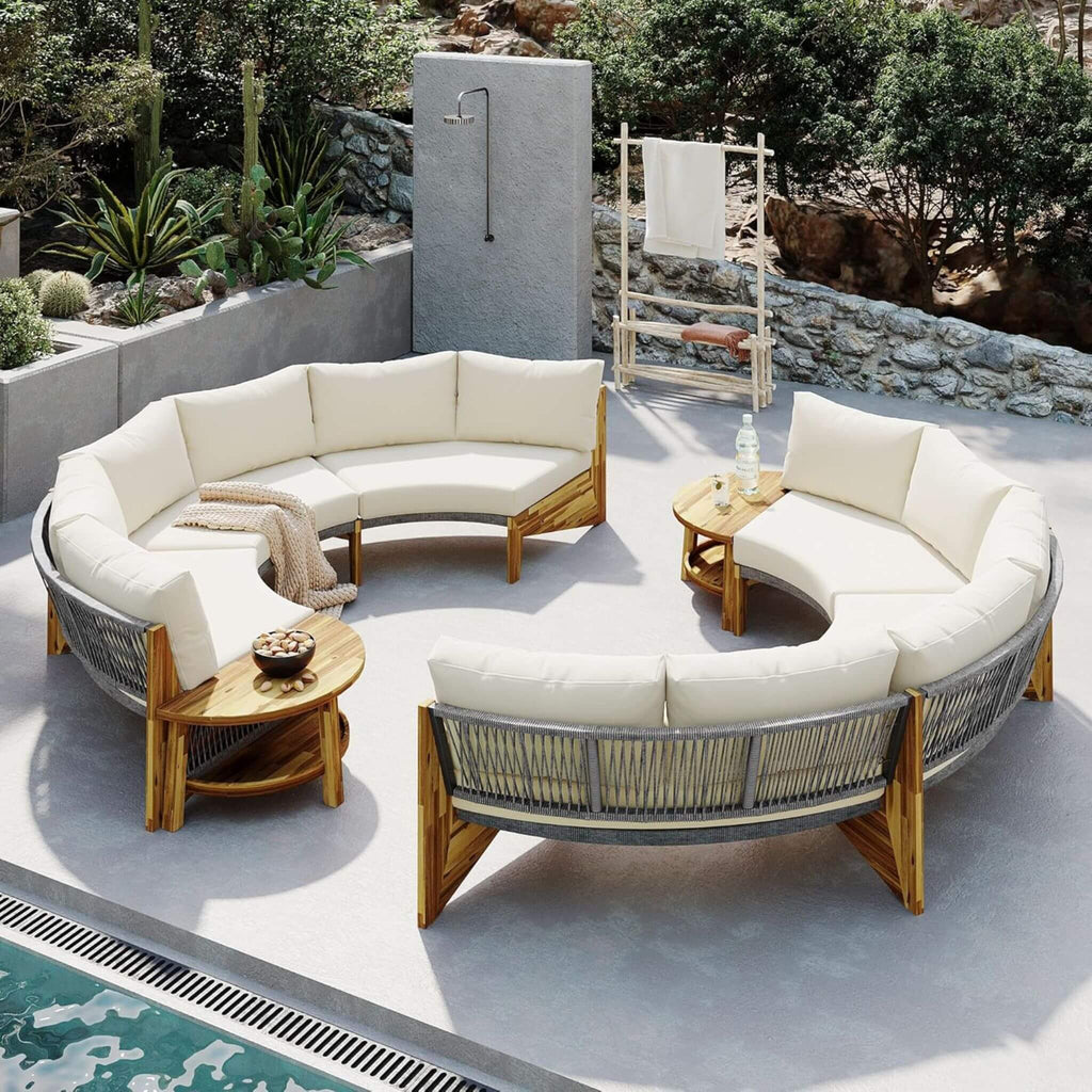 Juego de seccional de patio beige Alora de 6 plazas en forma de media luna con cojines y mesa (SAK61928)