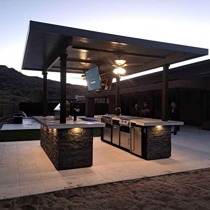 KoKoMo Big Island Sports Bar Cocina de Exterior con Parrilla – 2 televisores de 55" + barbacoa integrada