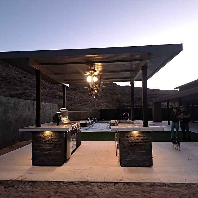 KoKoMo Big Island Sports Bar Cocina de Exterior con Parrilla – 2 televisores de 55" + barbacoa integrada