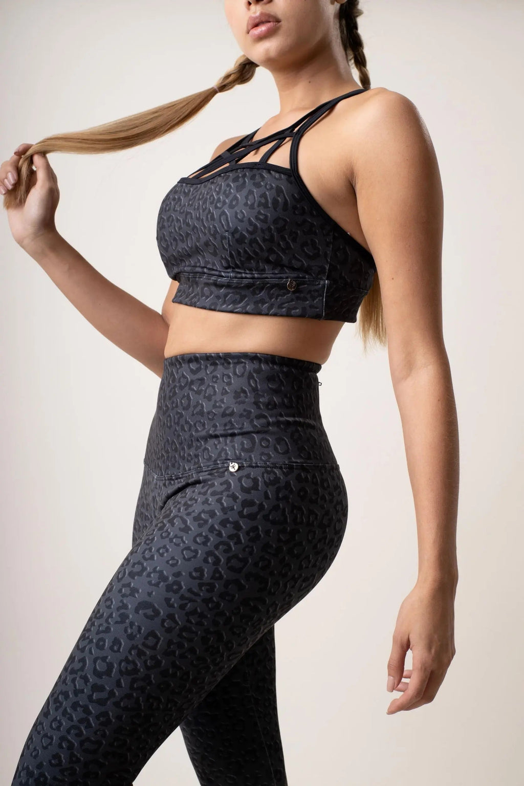 CONJUNTO DE LEGGINGS DE YOGA LEOPARDO NEGRO