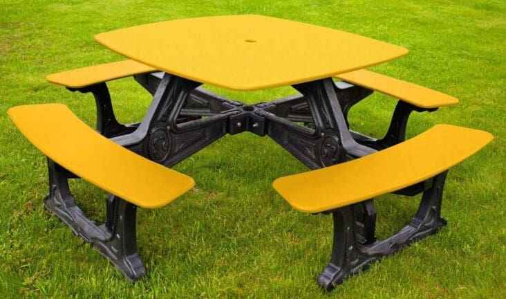 Mesa de comedor de bistró para exteriores – 8 plazas Fabricada con plástico reciclado