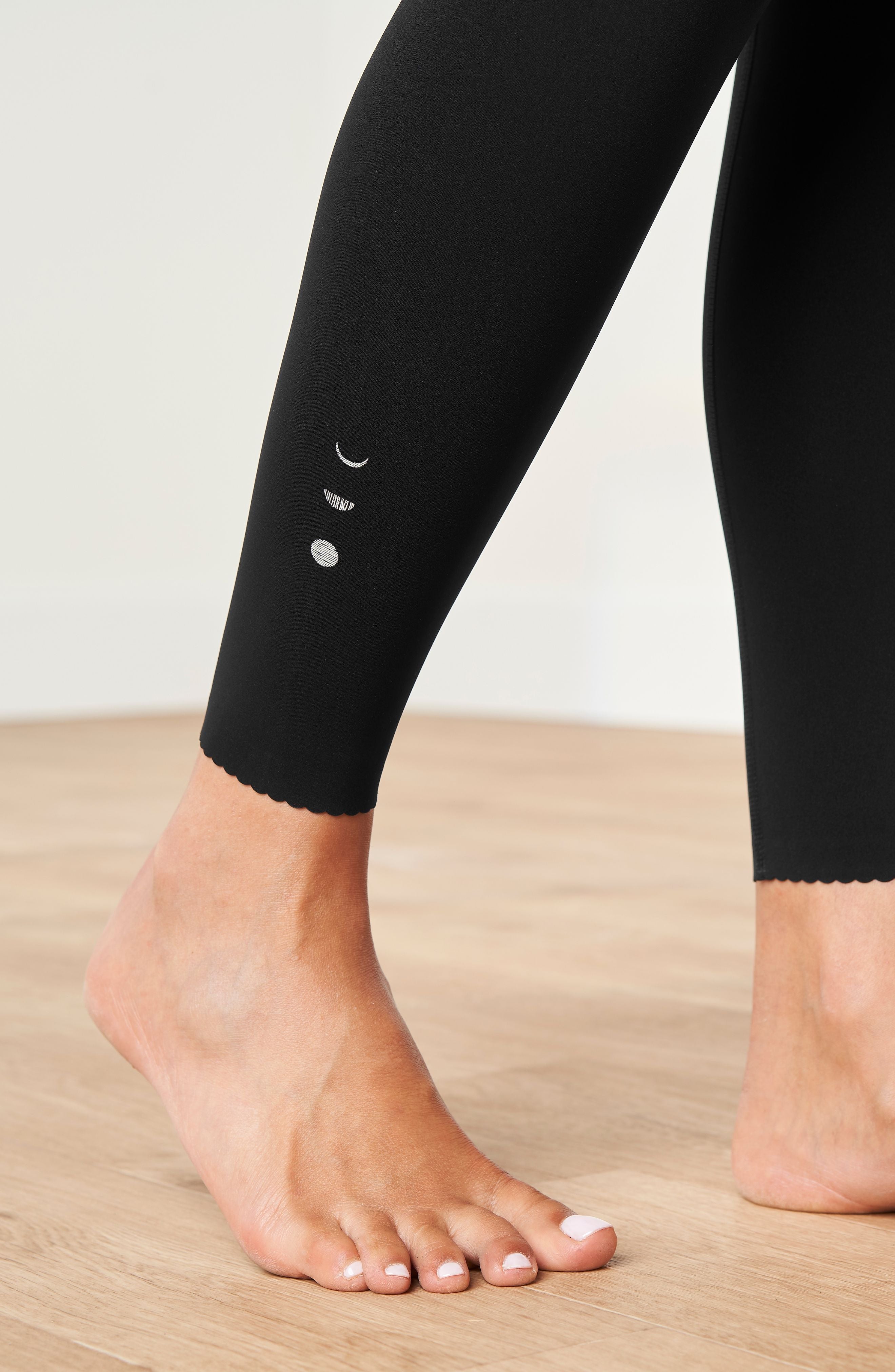 Adorn Mallas