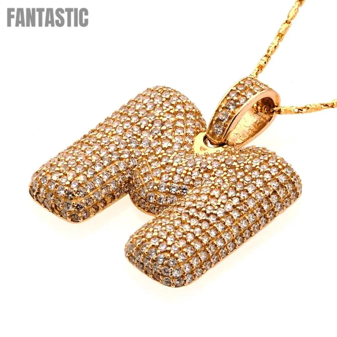Exquisito Colgante de Oro de 14K con la Letra "M" y Detalles de Circonita - Fantastic Jewelry NYC
