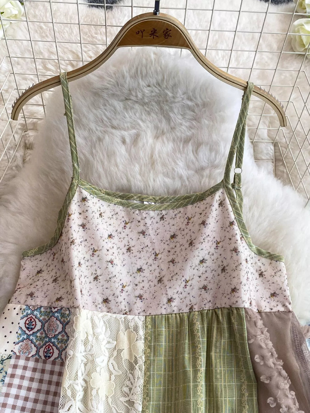 A-Linien-Kleid mit Spitzenborte und Patchwork-Muster