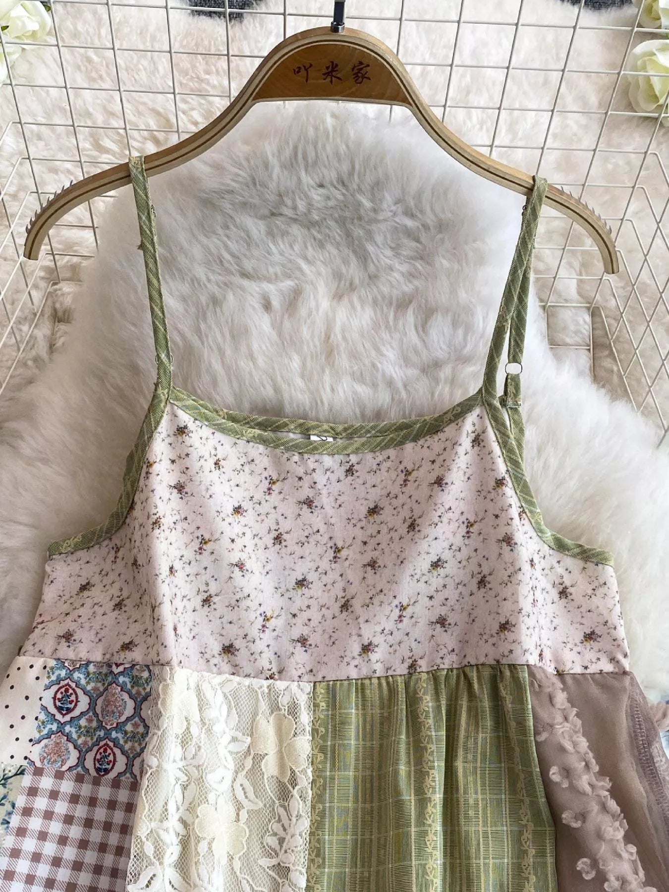 A-Linien-Kleid mit Spitzenborte und Patchwork-Muster