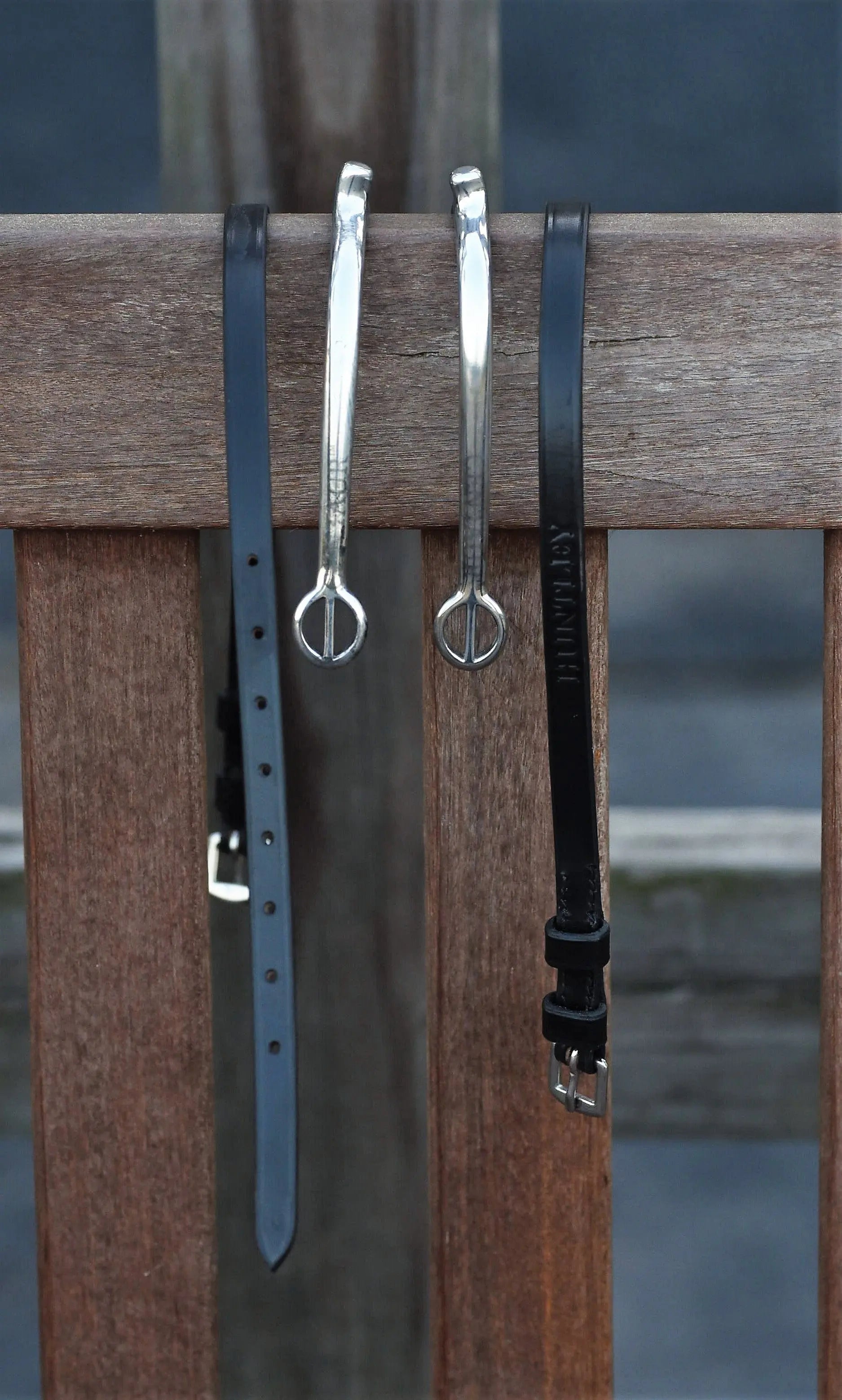 Correas para espuelas Huntley Equestrian de cuero inglés de primera calidad
