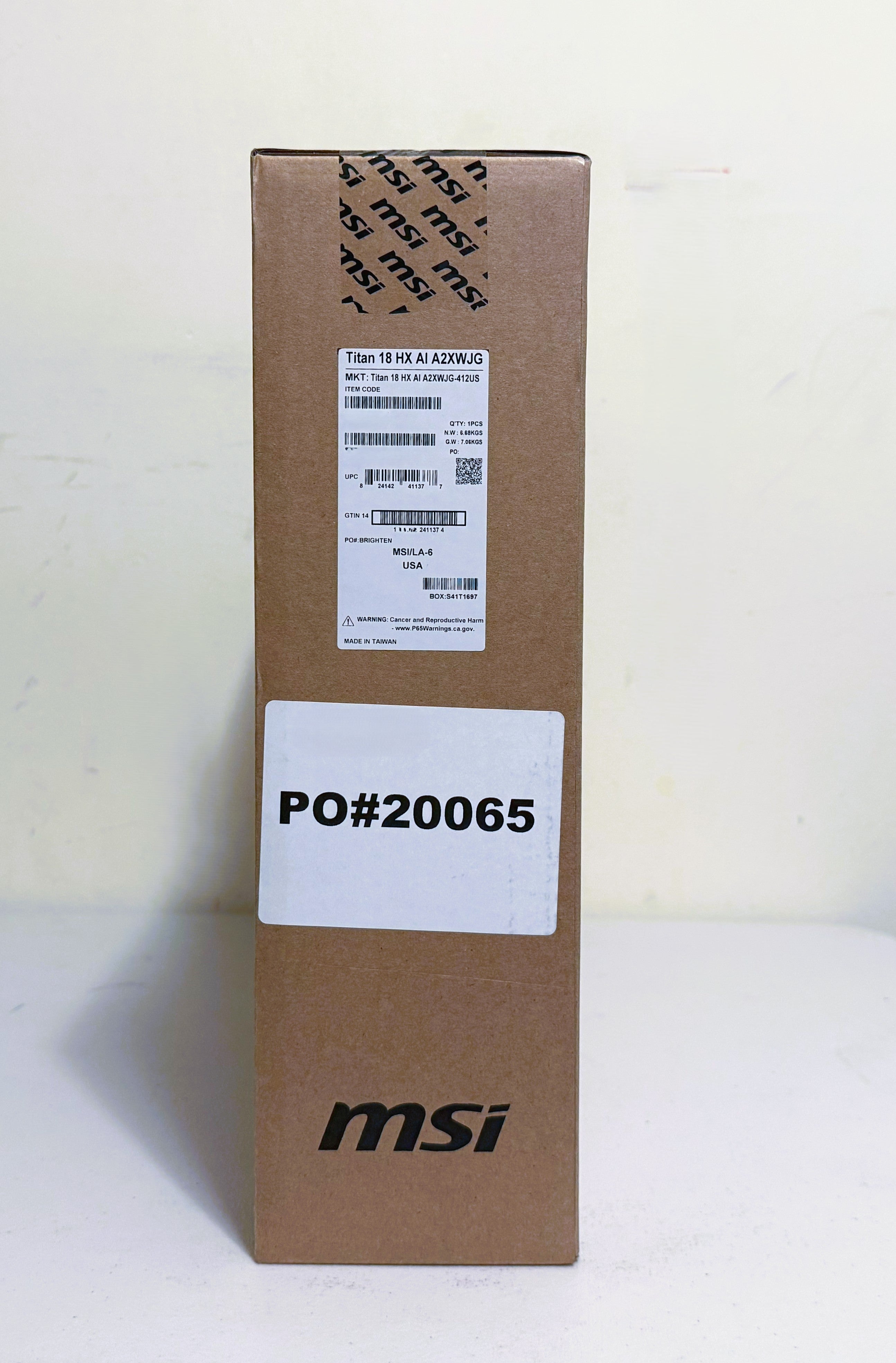 Portátil para juegos MSI Titan 18 HX AI A2XWJG-412US 18 5090