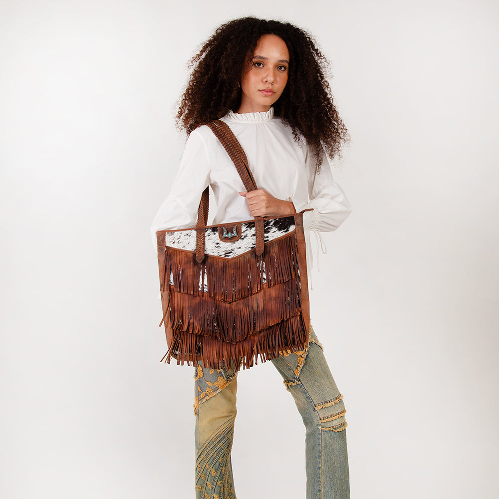 Loyal West Hide And Fringe große Kuhfell-Handtasche
