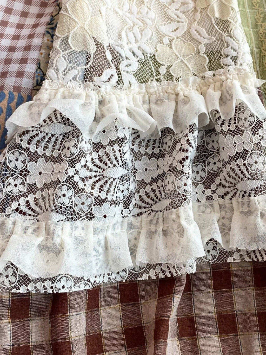 A-Linien-Kleid mit Spitzenborte und Patchwork-Muster