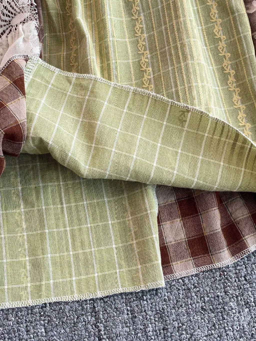 A-Linien-Kleid mit Spitzenborte und Patchwork-Muster