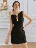 Vestido elegante de mujer sin mangas con botones frontales, cuello redondo y ajuste de cintura, modelo Rose