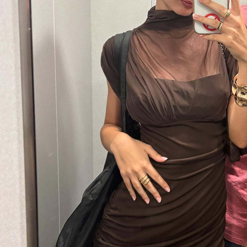 Vestido largo de mujer sexy de socialité, con cintura ajustada, costuras ceñidas y dobladillo vaporoso.