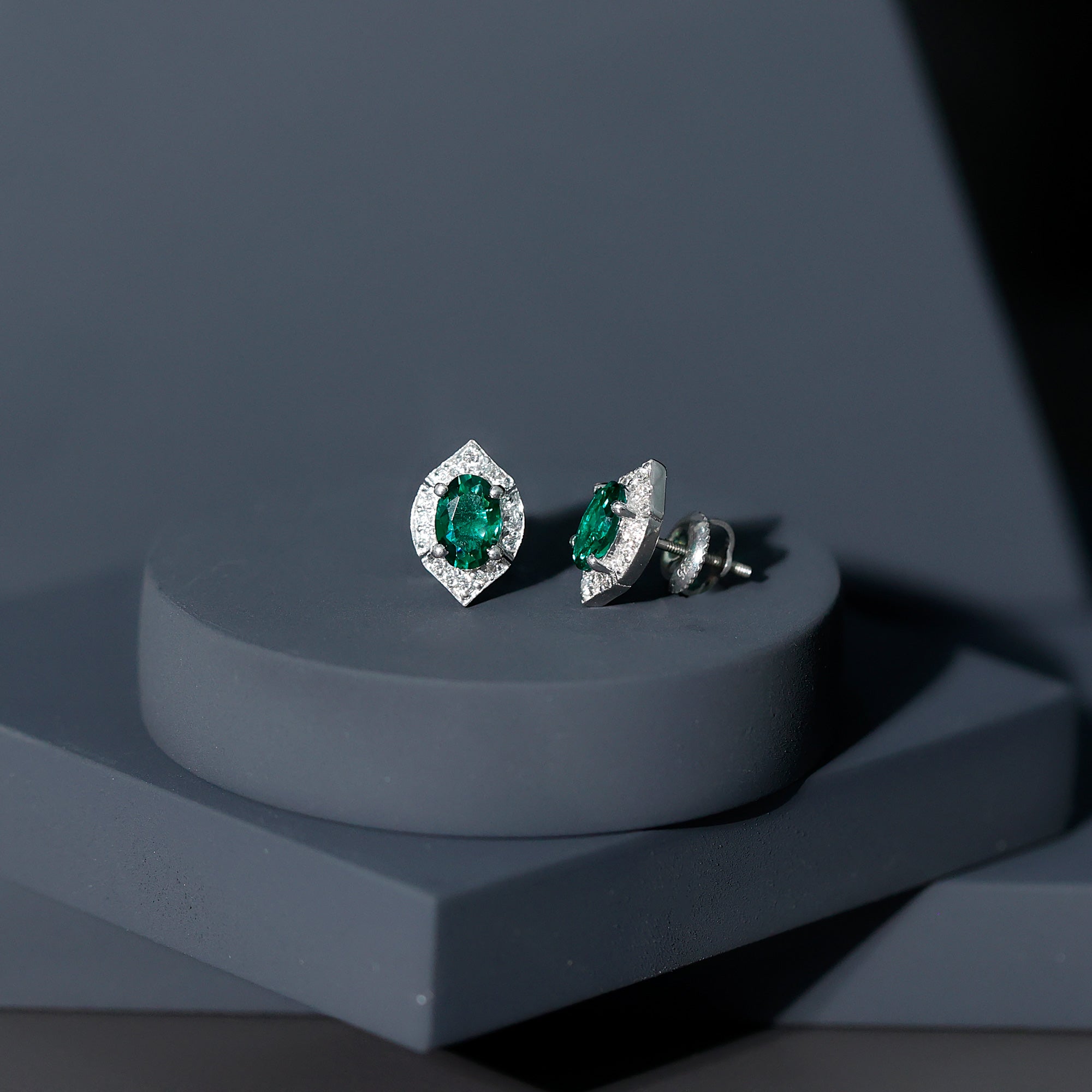 Certified 1.7 Carat Lab Grown Emerald Vintage Stud Earrings with Moissanite