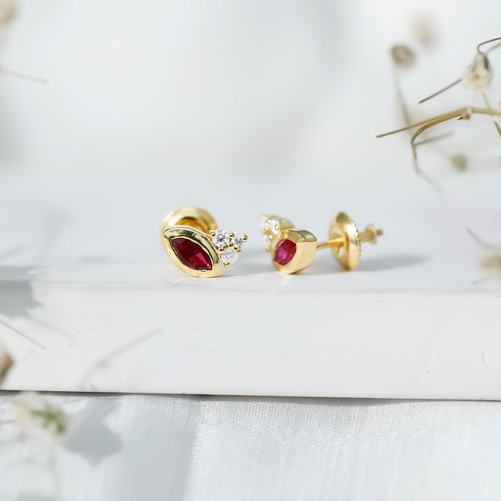 Pendientes de plata con rubí de laboratorio talla marquesa y diamantes