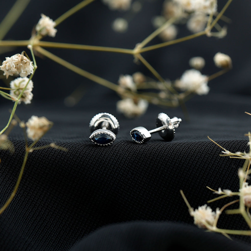 Pendientes de Zafiro Azul Natural de 0,3 Quilates con Corte Marquesa en Plata
