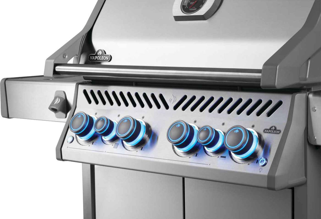 Parrilla a gas Patio Elegance Rogue PRO‑S 525 RSIB con quemadores laterales y traseros infrarrojos
