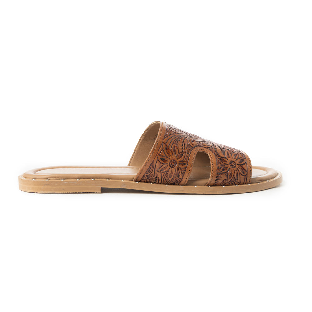 Sandalias sin cordones de cuero repujado Myra Carmina Anne Tan para mujer – Sandalias tipo mule western con recortes en forma de H y adornos de tachuelas