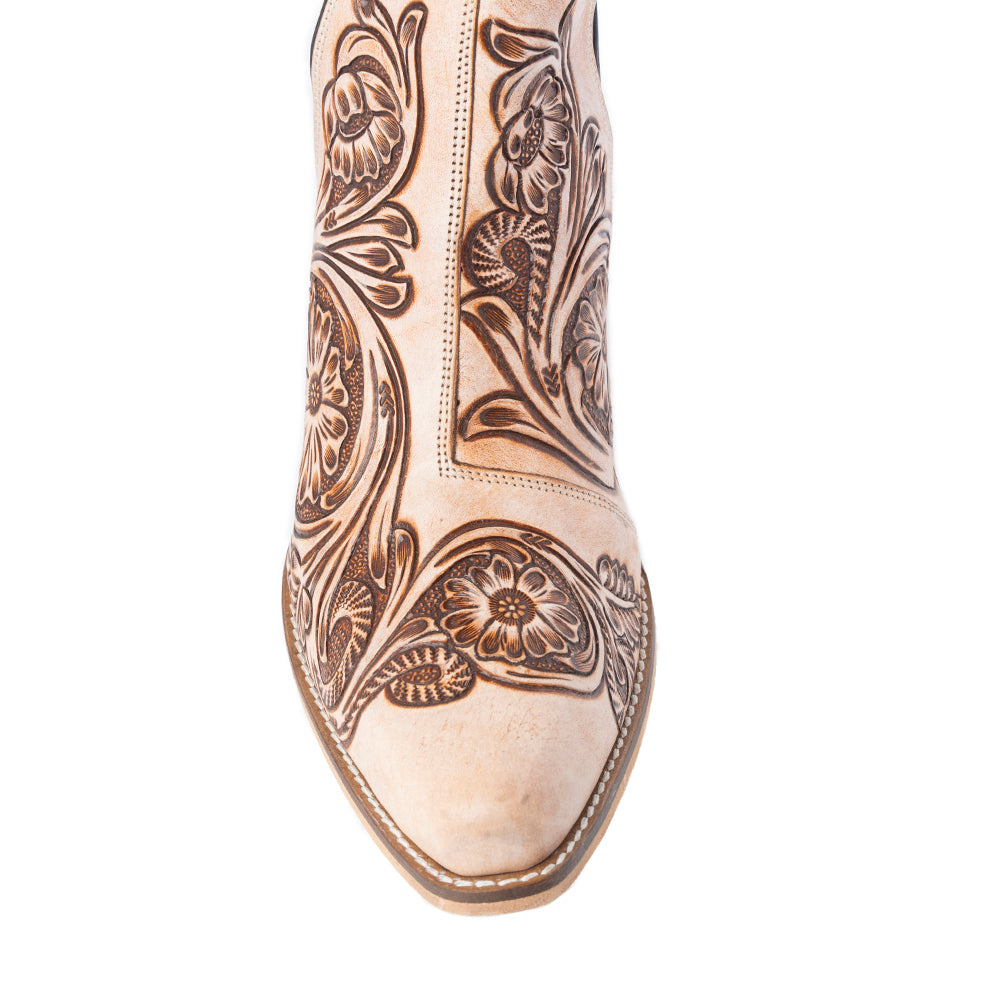 Botines florales estilo western en color crema