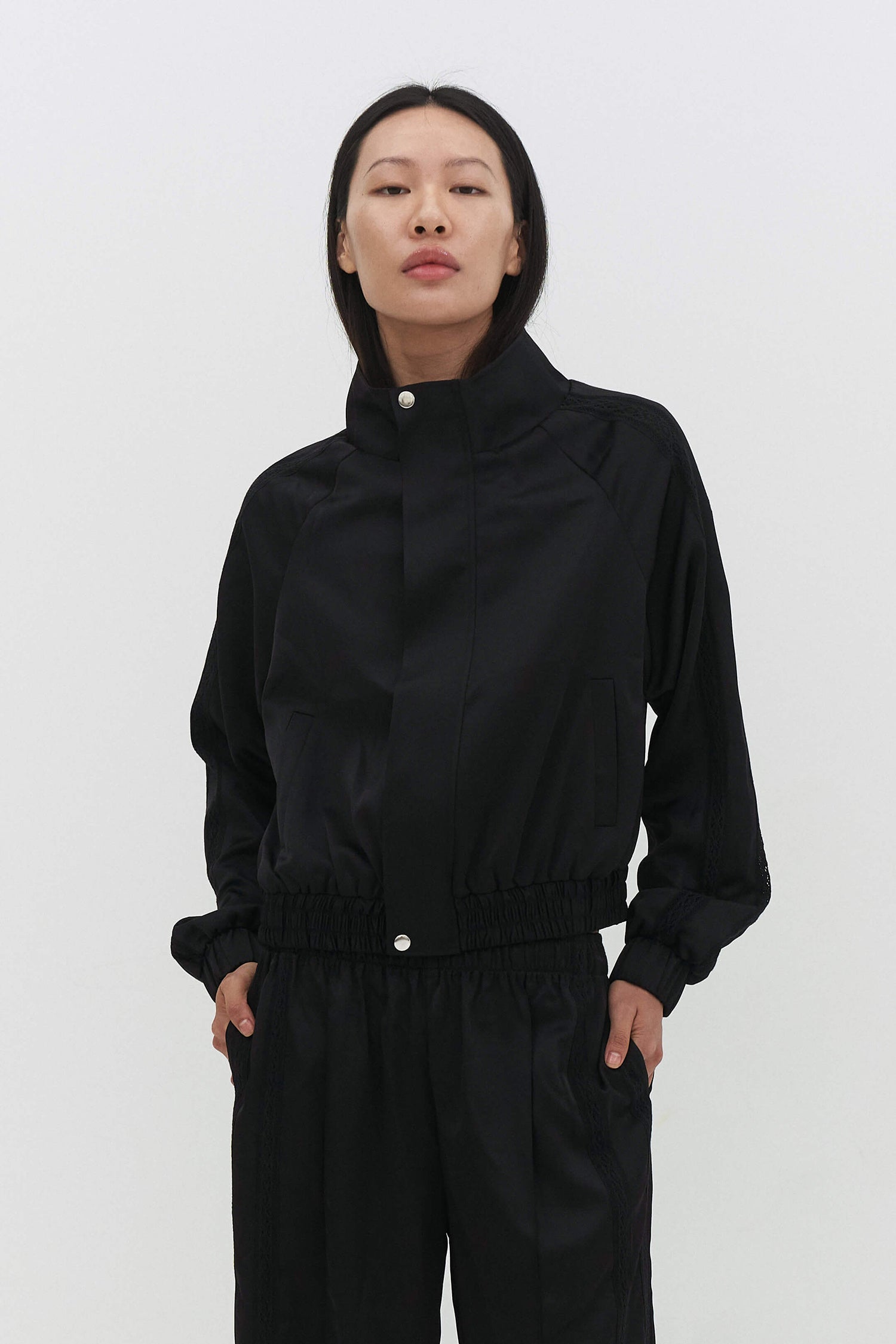 CHAQUETA DE PISTA LEISEU EN NEGRO