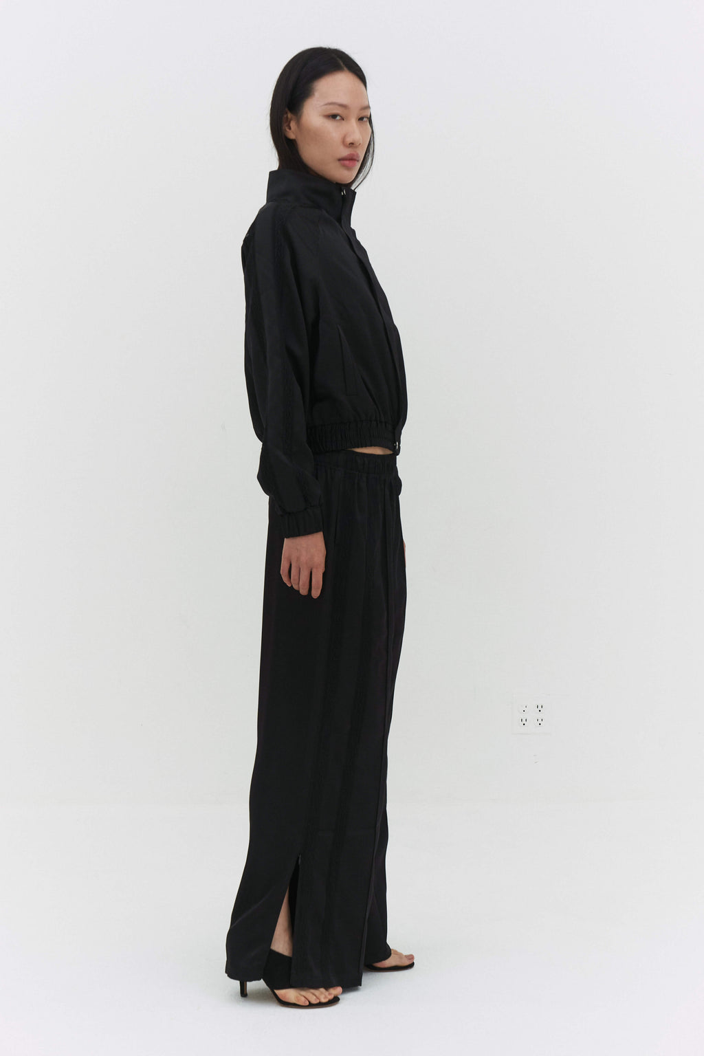 CHAQUETA DE PISTA LEISEU EN NEGRO