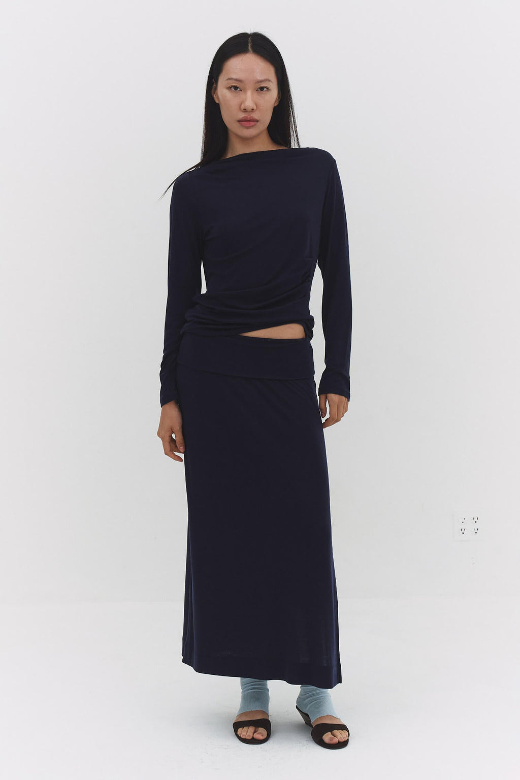 TOP DE MANGA LARGA NARAE EN AZUL MARINO