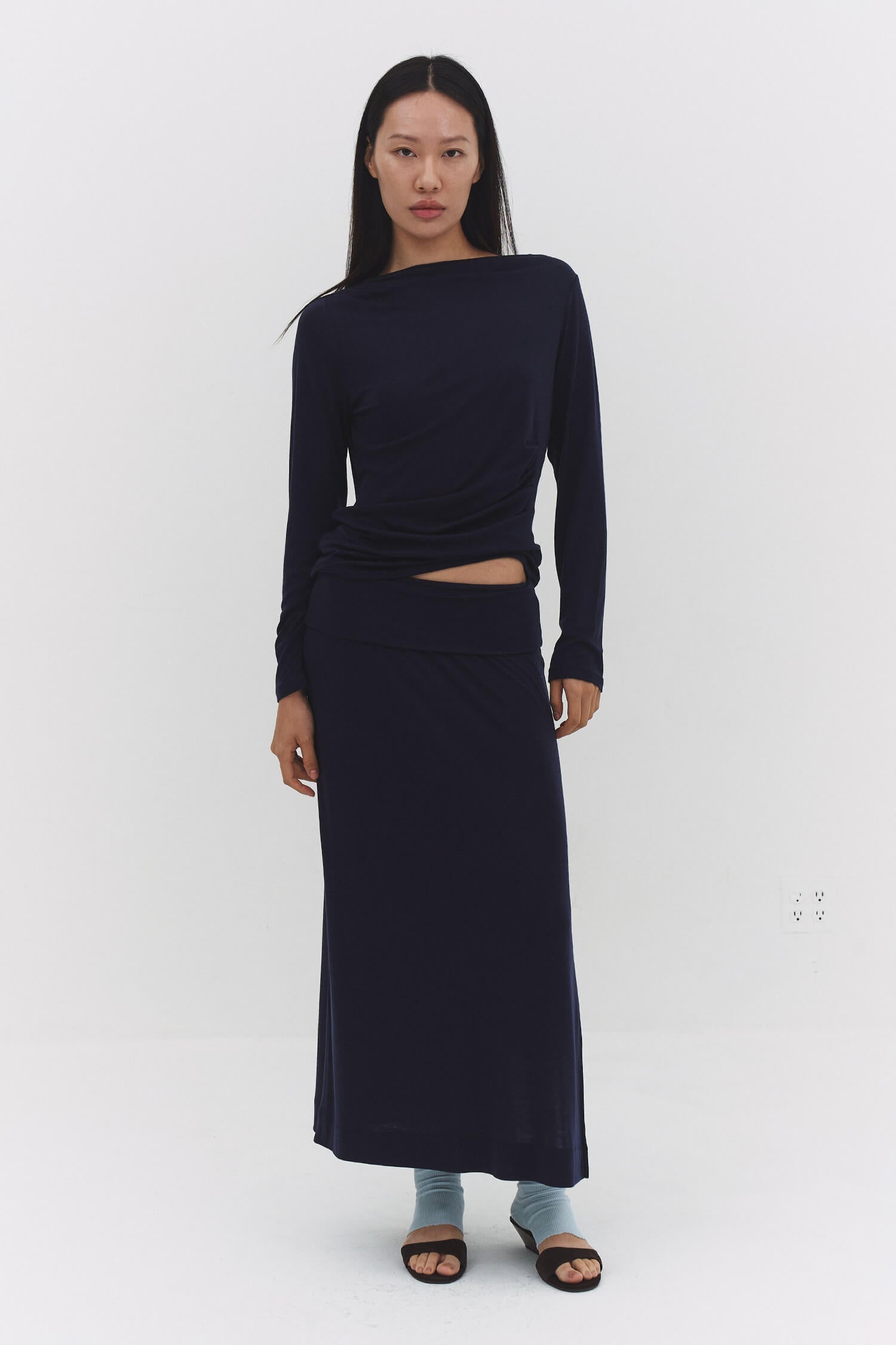 TOP DE MANGA LARGA NARAE EN AZUL MARINO