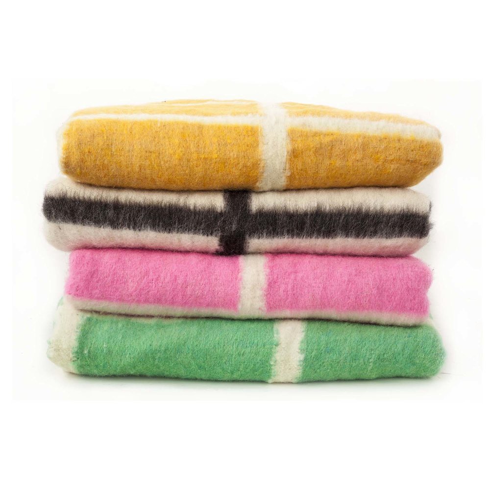 Backordered: Momos Grid Blanket- Natural White and Black