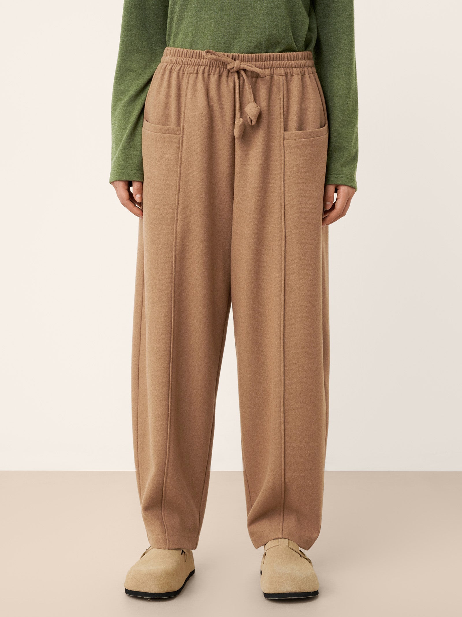 Pantalones Priscilla de lana con cordón y bolsillos de parche