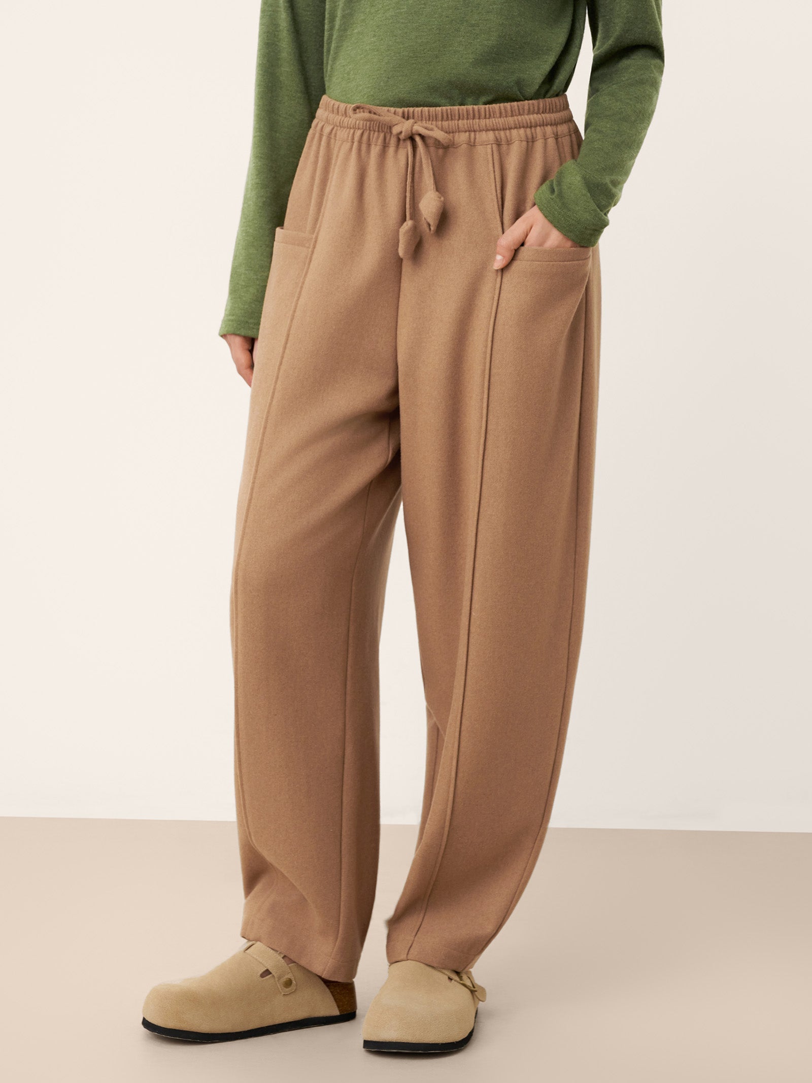 Pantalones Priscilla de lana con cordón y bolsillos de parche