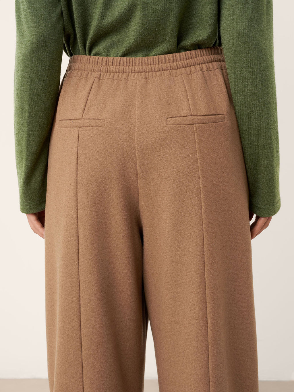 Pantalones Priscilla de lana con cordón y bolsillos de parche
