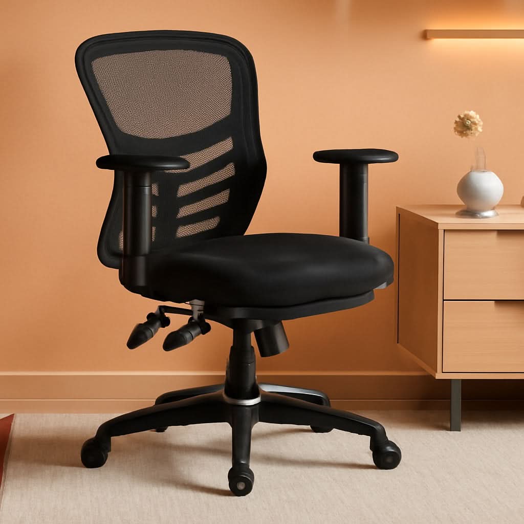 Silla de oficina ergonómica de malla articulada, color negro, con soporte lumbar