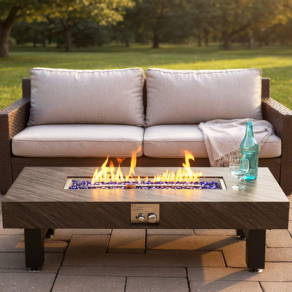 Mesa fogonera exterior moderna de propano Alora de 54 pulgadas con cubierta impermeable (SAK42628)