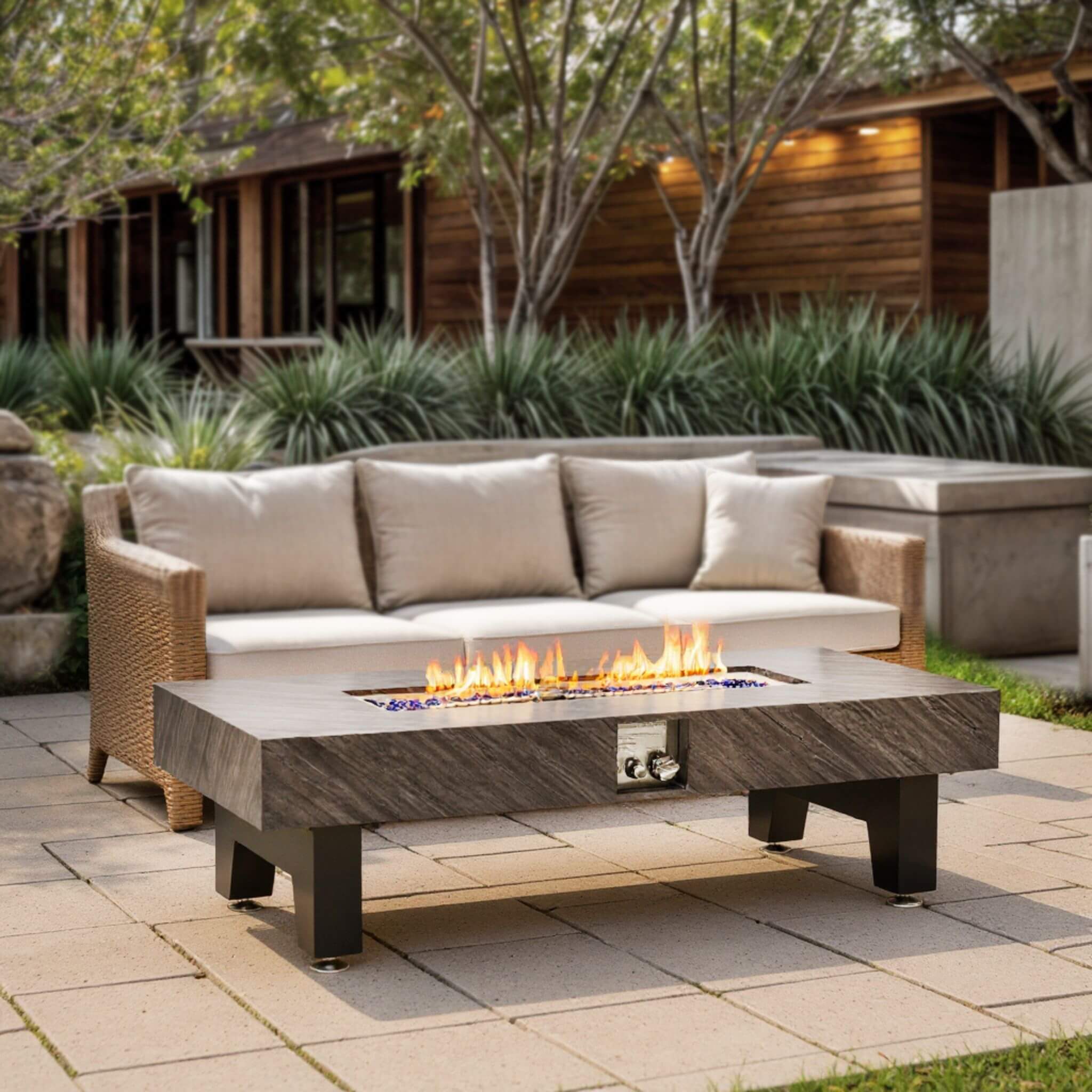Mesa fogonera exterior moderna de propano Alora de 54 pulgadas con cubierta impermeable (SAK42628)
