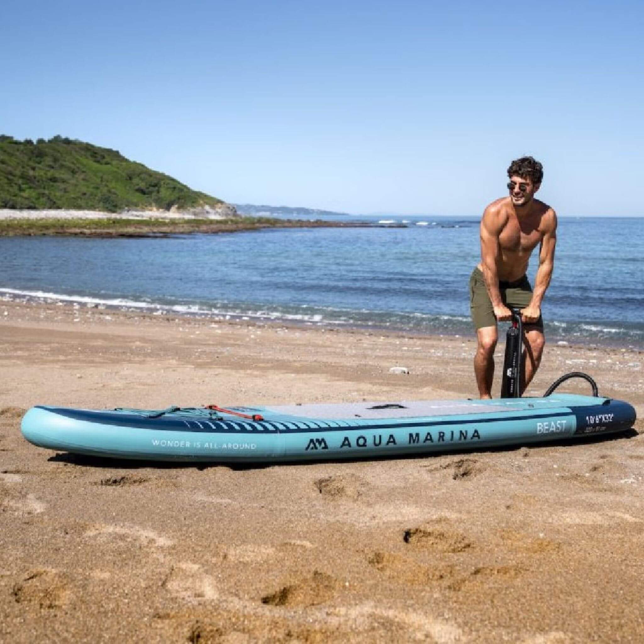 Aqua Marina Beast 10FT Tabla de SUP Hinchable Avanzada All-Around con Remo Híbrido de Carbono [BT-23BEP] (SAK89512)