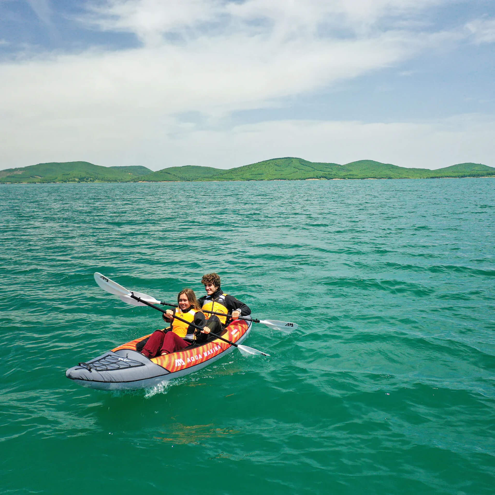 Kayak de travesía de 3,65 m (12 ft) para 2 personas Aqua Marina Memba 390 Premium con cubierta DWF y remos [ME-390] (SAK17282)