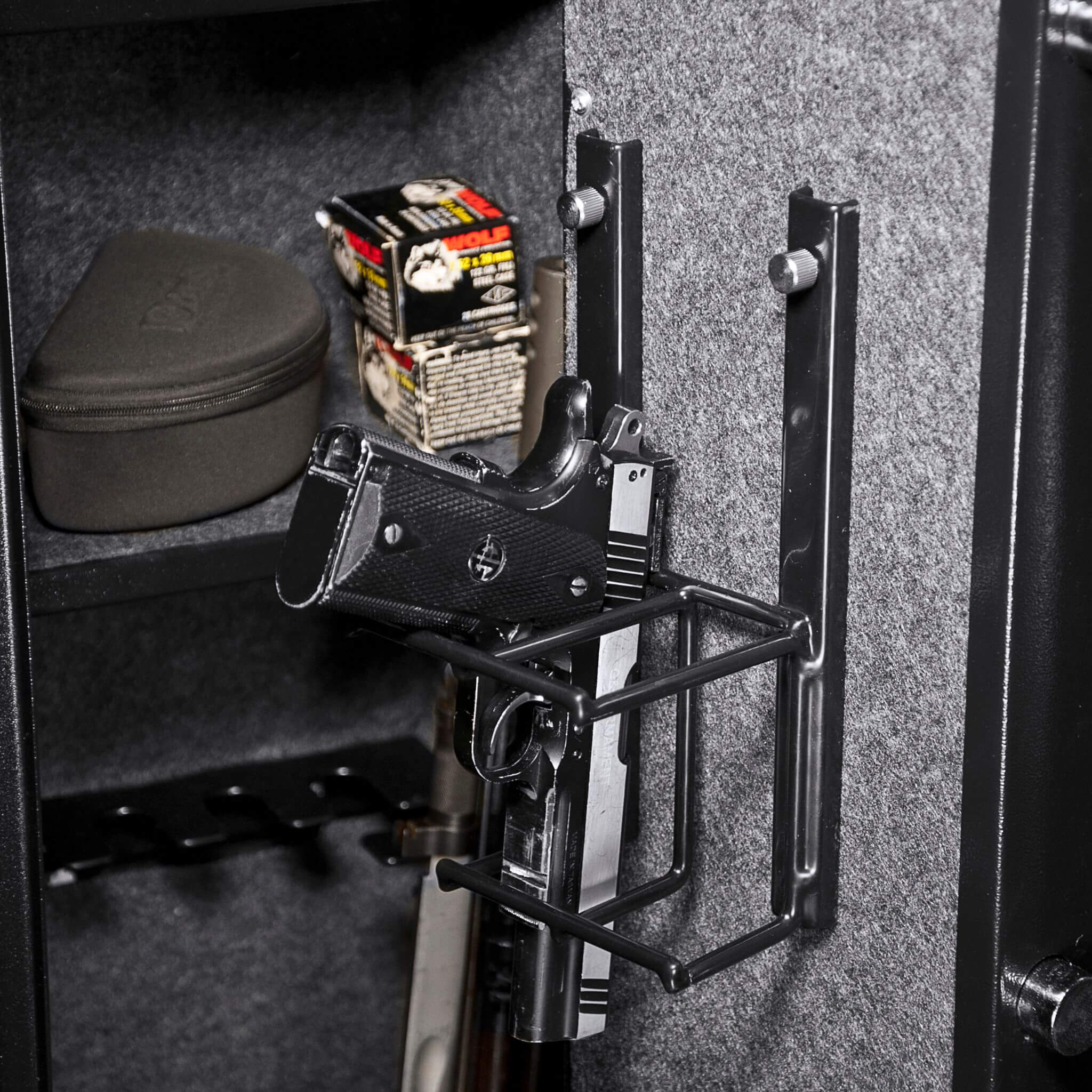 Caja fuerte biométrica alta para rifles Barska de 5.51 pies cúbicos con teclado biométrico (SAK90412)