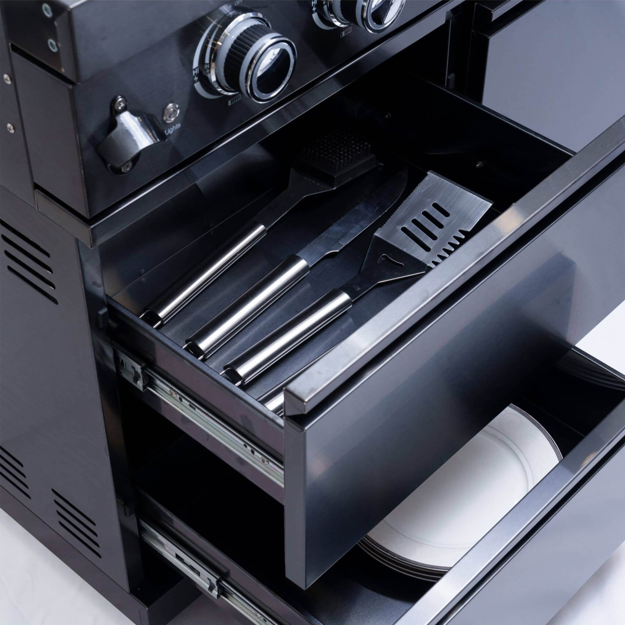 Isla de cocina con parrilla de propano líquido de 6 quemadores de acero inoxidable negro prémium Castelle Flame Inferno con kit de asador (SAK82641)