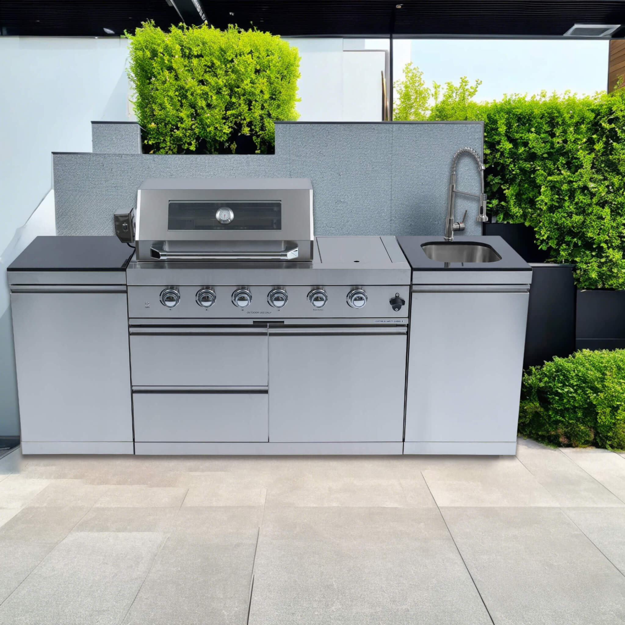 Isla de cocina para barbacoa exterior Castelle Flame Aurelia de acero inoxidable de 46 pulgadas y 4 quemadores con 72 000 BTU, parrilla de 46 pulgadas y 4 quemadores con 85 000 BTU, kit de asador y gabinetes (SAK93192)