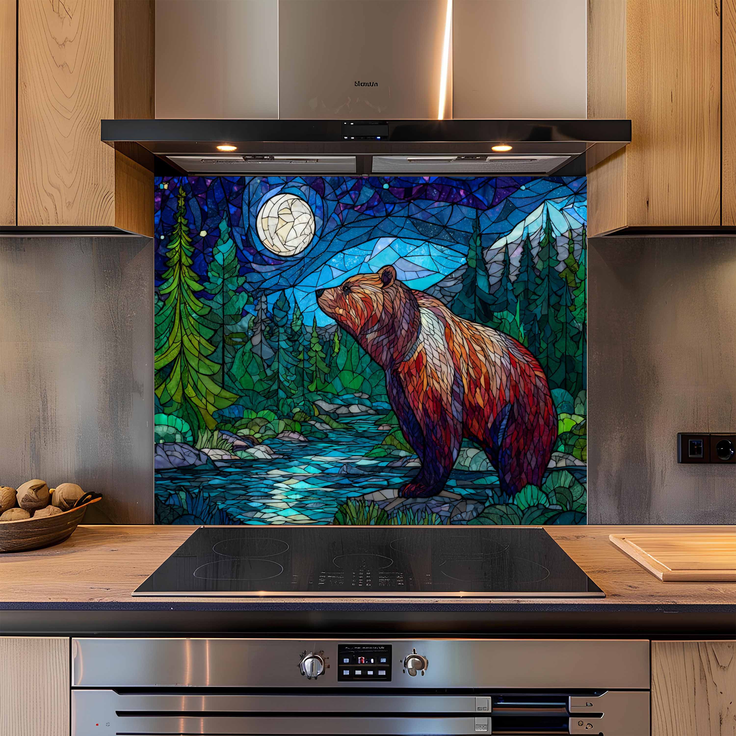 Salpicadero de cocina con diseño de oso nocturno estilo vidriera en mosaico "Moonlit Strength"