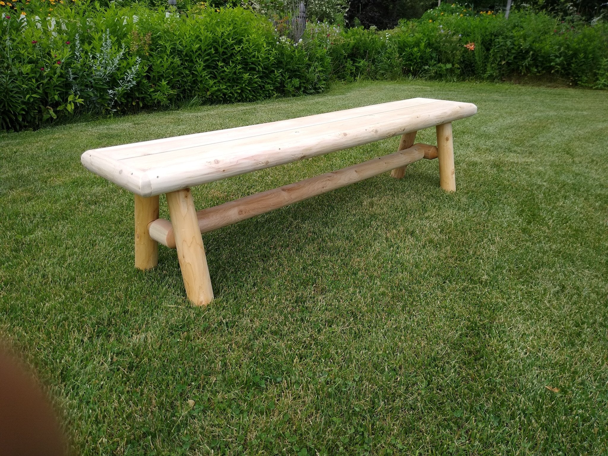 Banco de madera maciza hecho a mano