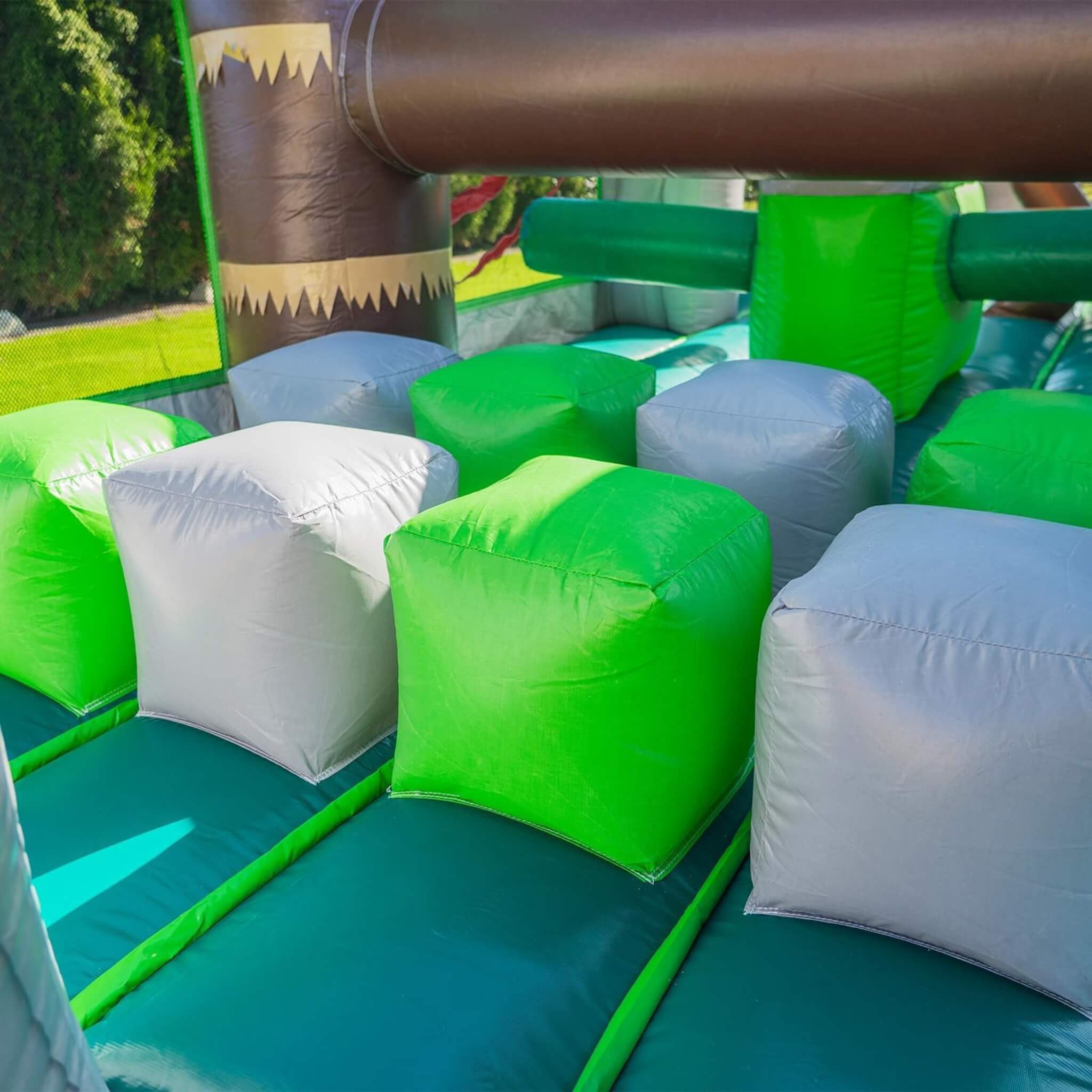 Pista de obstáculos inflable de dinosaurio de 20 pies con soplador (SAK90817)