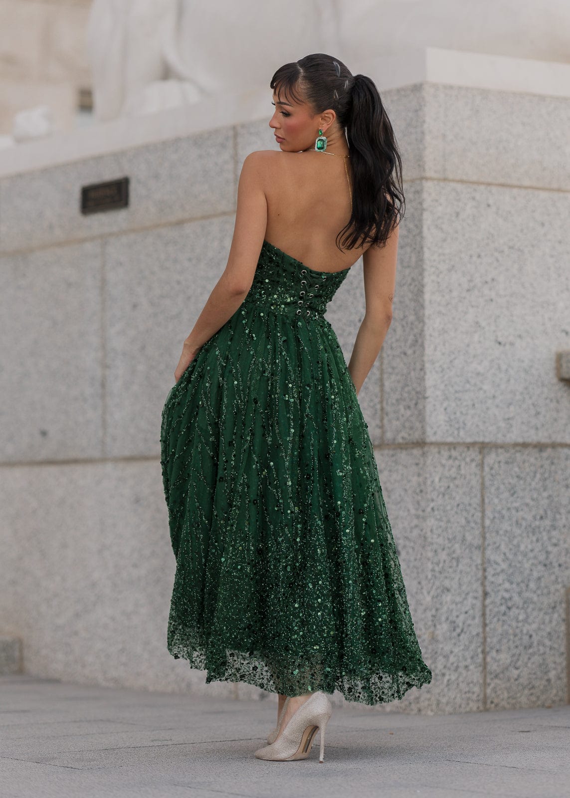 Vestido midi con corsé de lentejuelas sin tirantes Elphie - Verde