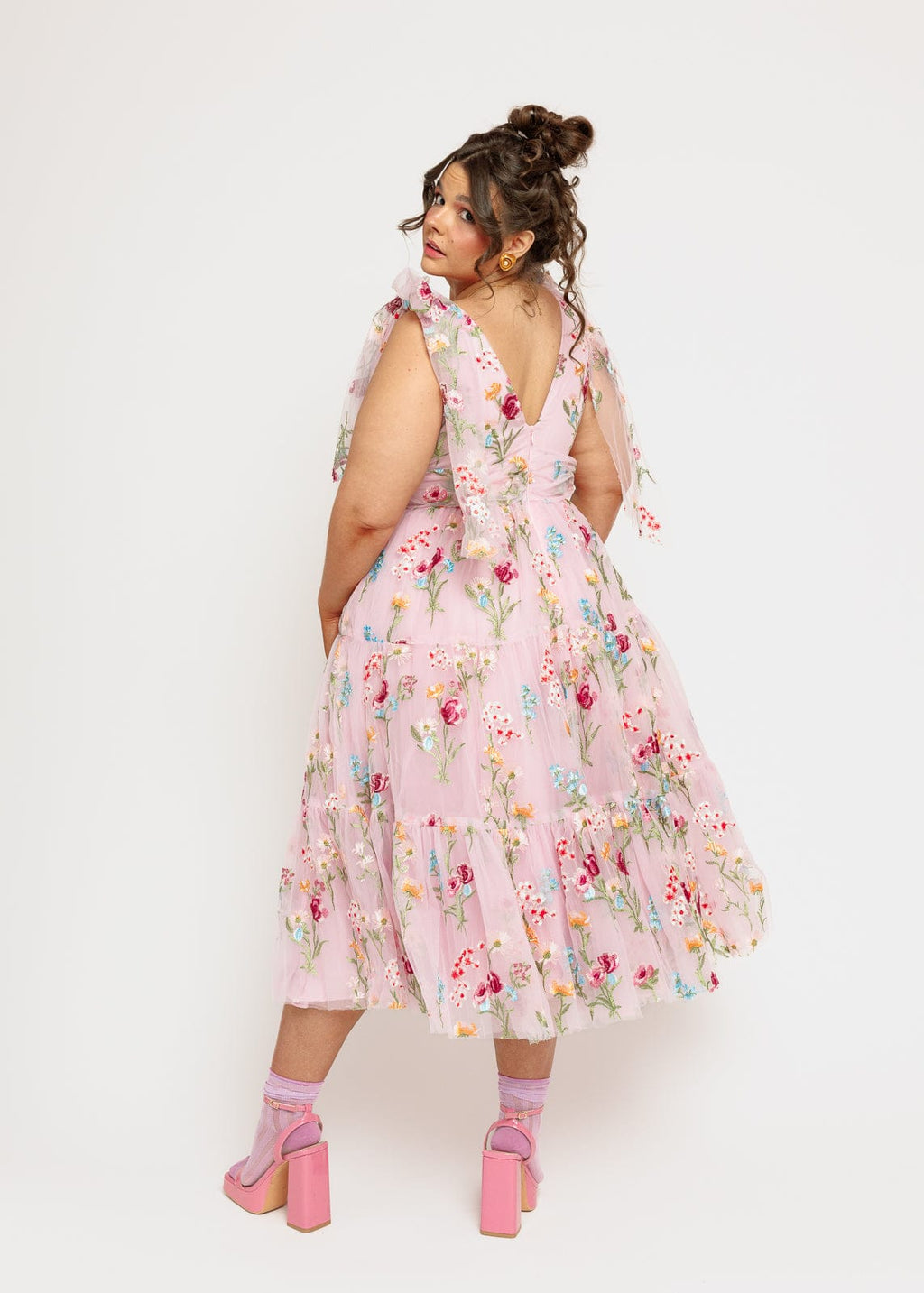 Vestido midi con bordado floral Margaret rosa
